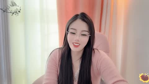 Snapshot of yuner0715 chatting on January 2025 06:40:01 AM YunEr online show from January 2025 06:40:01 AM