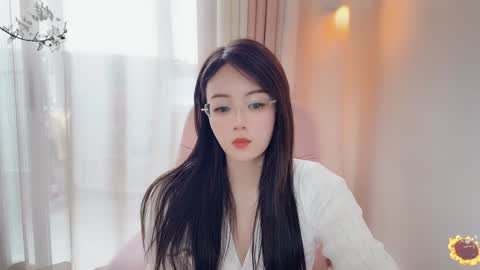 Snapshot of yuner0715 chatting on January 2025 03:41:02 AM YunEr online show from January 2025 03:41:02 AM