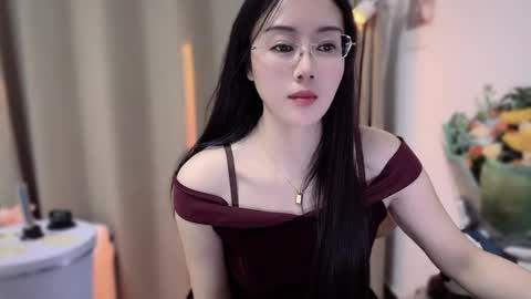 Snapshot of yuner0715 chatting on November 2025 02:49:02 PM YunEr online show from November 2025 02:49:02 PM