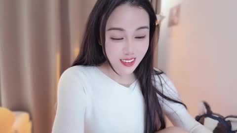 Snapshot of yuner0715 chatting on November 2025 03:42:02 AM YunEr online show from November 2025 03:42:02 AM