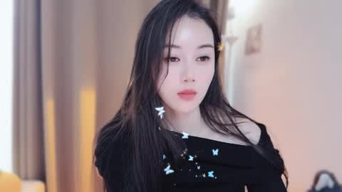 Snapshot of yuner0715 chatting on December 2025 04:18:02 AM YunEr online show from December 2025 04:18:02 AM