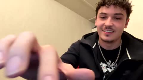 yungstudbev online show from October 2025 05:18:01 AM