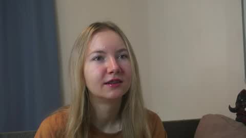 Snapshot of yuricazel chatting on January 2026 07:44:02 AM Alesia online show from January 2026 07:44:02 AM