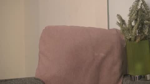 Snapshot of yuricazel chatting on January 2026 07:57:01 AM Alesia online show from January 2026 07:57:01 AM