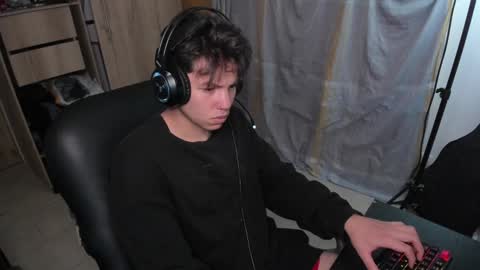 yurii_moody online show from December 2024 02:25:02 AM