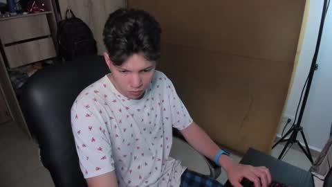 yurii_moody online show from December 2024 05:23:01 AM