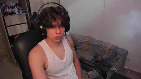 yurii_moody online show from November 2025 07:46:02 PM