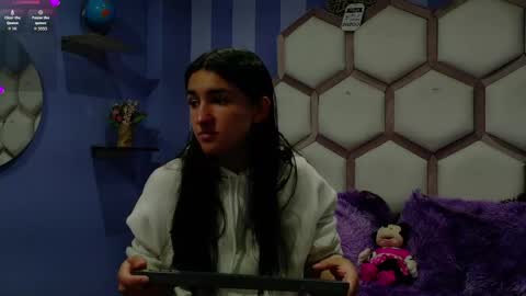 yvi online show from April 2026 11:58:02 AM