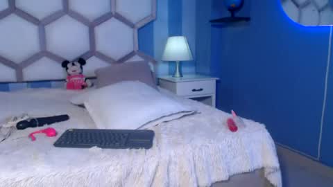 yvi online show from July 2026 03:21:02 PM