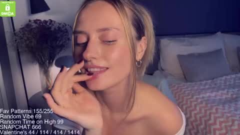 The Queen Bitch of the United Kingdom online show from February 2025 06:45:01 AM