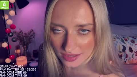 The Queen Bitch of the United Kingdom online show from April 2026 05:56:02 AM