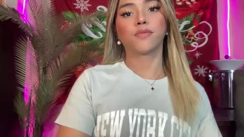 Snapshot of yvonne_guidotti chatting on December 2024 10:12:02 PM Miss Cali online show from December 2024 10:12:02 PM