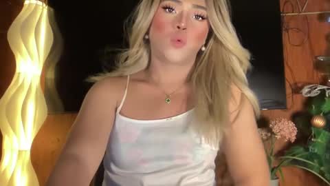 Snapshot of yvonne_guidotti chatting on January 2025 07:49:01 PM Miss Cali online show from January 2025 07:49:01 PM