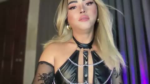 Snapshot of yvonne_guidotti chatting on March 2025 06:33:02 PM Miss Cali online show from March 2025 06:33:02 PM