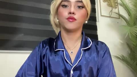 Snapshot of yvonne_guidotti chatting on March 2025 08:52:02 AM Miss Cali online show from March 2025 08:52:02 AM