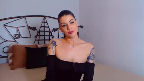 I V Y   online show from January 2025 12:12:01 AM