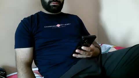 Snapshot of yxxtxxdentyk chatting on June 2026 04:57:01 AM Bi BearXXX online show from June 2026 04:57:01 AM