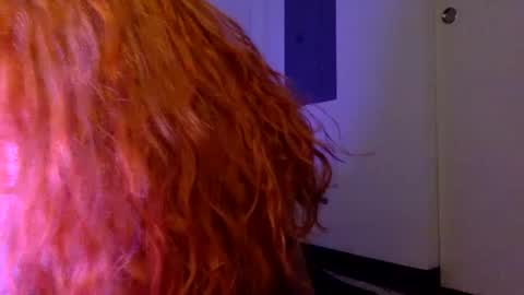 Snapshot of yyuckyy chatting on October 2025 02:42:02 AM Yucky online show from October 2025 02:42:02 AM