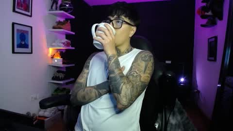 zac_muller1 online show from December 2025 12:59:02 AM