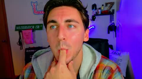 Snapshot of zach_rhyder chatting on November 2025 02:13:01 AM Zach Rhyder online show from November 2025 02:13:01 AM