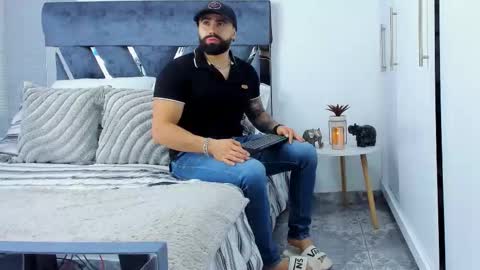 Richard online show from November 2025 01:01:01 PM