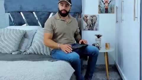 Snapshot of zack_froone chatting on June 2026 01:56:01 PM Richard online show from June 2026 01:56:01 PM