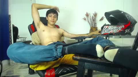 Snapshot of zacktk7 chatting on January 2025 12:06:01 AM zack online show from January 2025 12:06:01 AM