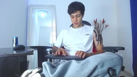 Snapshot of zacktk7 chatting on February 2025 07:44:02 PM zack online show from February 2025 07:44:02 PM