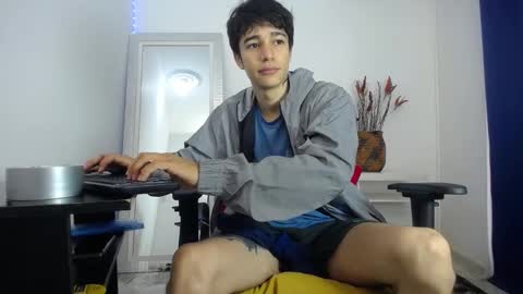 Snapshot of zacktk7 chatting on February 2025 08:13:01 PM zack online show from February 2025 08:13:01 PM