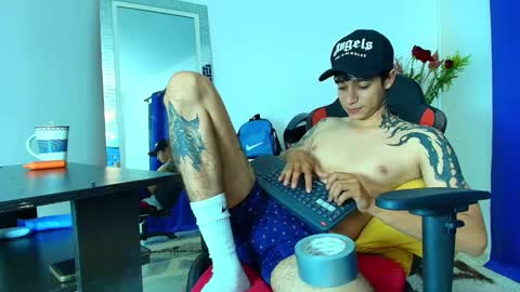 Snapshot of zacktk7 chatting on February 2025 11:54:02 PM zack online show from February 2025 11:54:02 PM