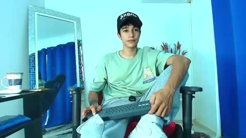 Snapshot of zacktk7 chatting on February 2025 08:05:01 PM zack online show from February 2025 08:05:01 PM