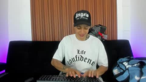 Snapshot of zacktk7 chatting on February 2025 08:58:02 PM zack online show from February 2025 08:58:02 PM