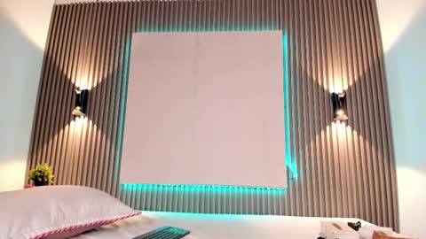 zafira online show from February 2025 08:18:01 PM