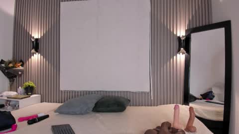 zafira online show from December 2025 03:57:01 AM