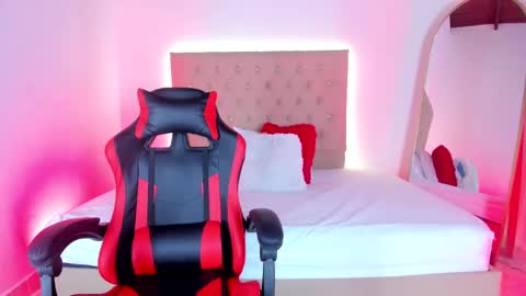 Snapshot of zafiro__brown chatting on October 2025 12:36:02 PM Zafiro Brown online show from October 2025 12:36:02 PM