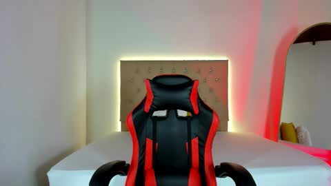 Snapshot of zafiro__brown chatting on October 2025 11:19:02 AM Zafiro Brown online show from October 2025 11:19:02 AM