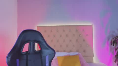 Snapshot of zafiro__brown chatting on November 2025 11:53:01 AM Zafiro Brown online show from November 2025 11:53:01 AM