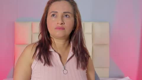 Snapshot of zafiro__brown chatting on December 2025 09:24:01 AM Zafiro Brown online show from December 2025 09:24:01 AM