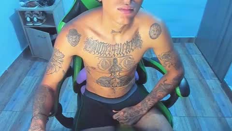 Snapshot of zafirocum chatting on December 2025 11:03:02 AM BiG Zafiro online show from December 2025 11:03:02 AM