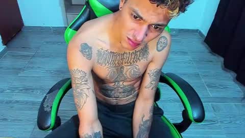 BiG Zafiro online show from April 2026 12:14:01 PM