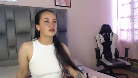 Snapshot of zaida_1 chatting on May 2026 08:18:01 PM Zaida online show from May 2026 08:18:01 PM