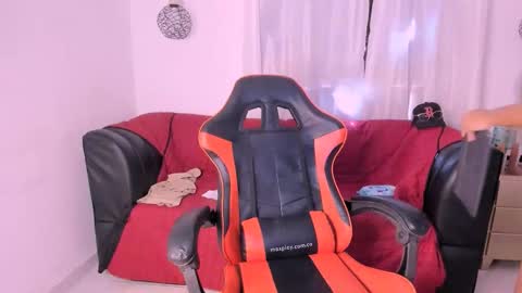 Snapshot of zaira_luxee chatting on October 2025 02:07:02 PM zaira_luxee online show from October 2025 02:07:02 PM