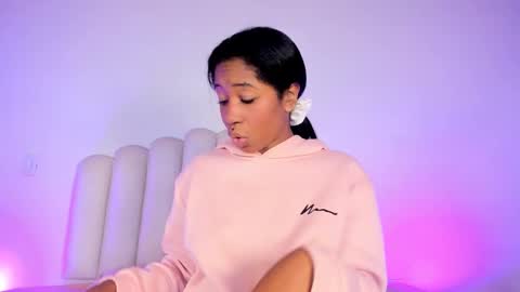 Snapshot of zairarose25 chatting on November 2025 01:55:02 PM Zaira online show from November 2025 01:55:02 PM