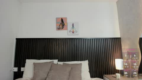 zaira online show from April 2026 12:24:01 PM