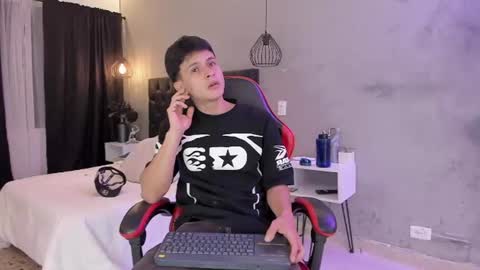 Samuel online show from June 2026 07:40:01 PM