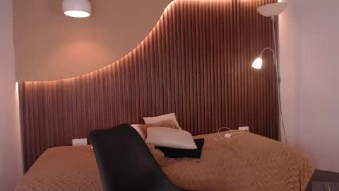 Zander online show from February 2025 06:20:01 PM