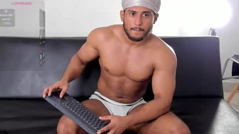 Snapshot of zane_lux chatting on April 2026 03:27:01 PM Zane Lux online show from April 2026 03:27:01 PM