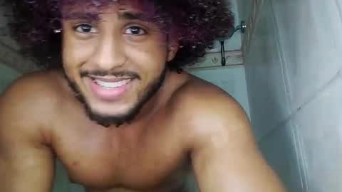 Snapshot of zane_lux chatting on May 2026 01:33:01 AM Zane Lux online show from May 2026 01:33:01 AM