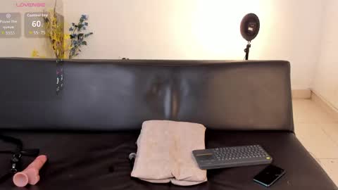 Snapshot of zane_lux chatting on May 2026 04:48:01 PM Zane Lux online show from May 2026 04:48:01 PM