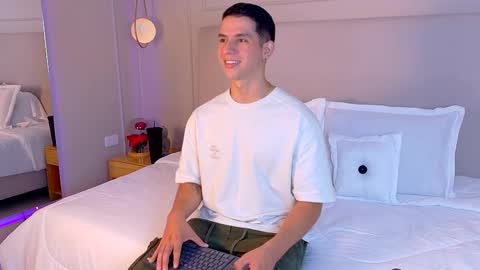 Snapshot of zanedawson chatting on November 2025 04:56:02 AM Zane Dawson online show from November 2025 04:56:02 AM